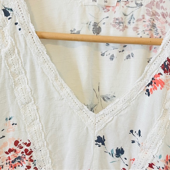 MAURICES | Women's V-Neck Top White Size Medium - Picture 5 of 10